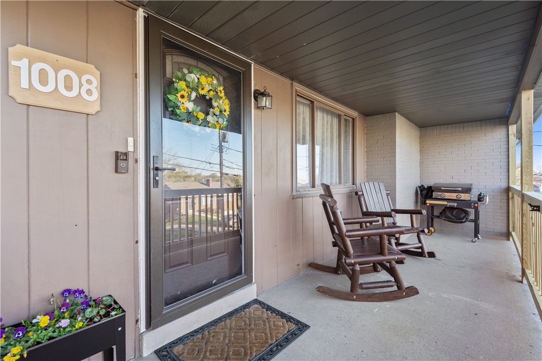 Ross Twp, Pennsylvania 15237, United States, 3 Bedrooms Bedrooms, ,1 BathroomBathrooms,Residential,Contingent,114205