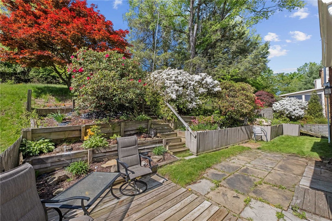 4596 Echo Glen Dr Dr, Whitehall, Pennsylvania image 18
