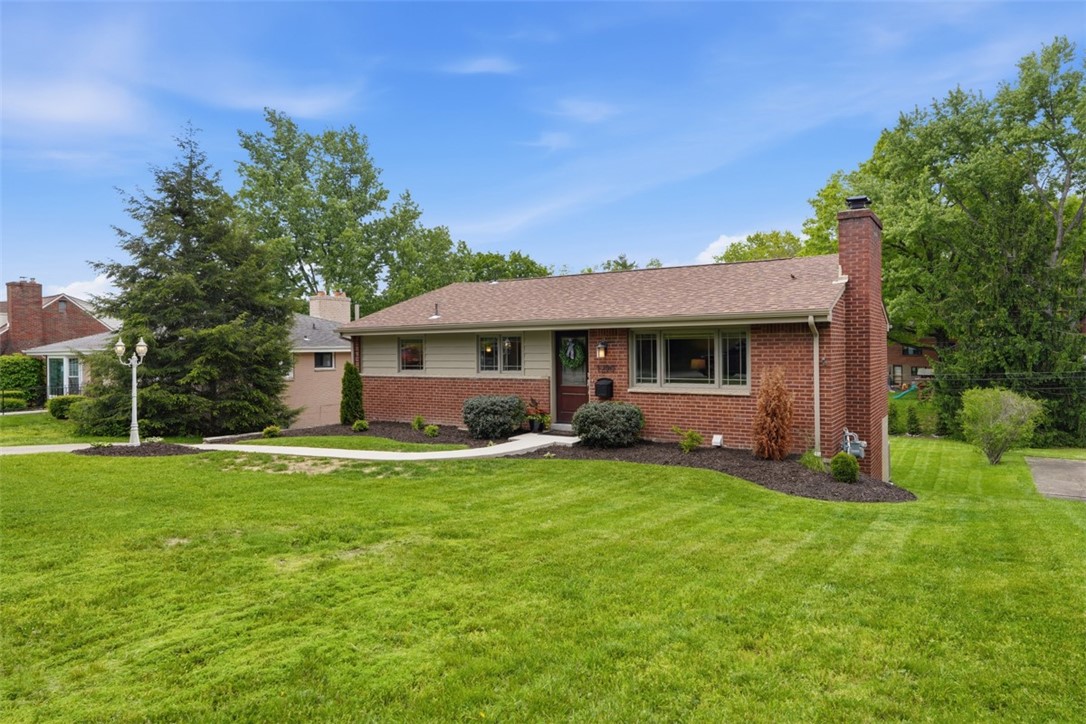 1290 Lakemont Drive