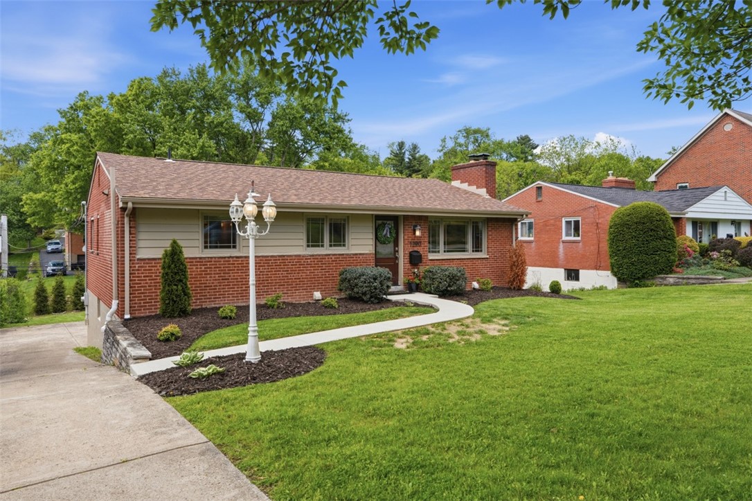1290 Lakemont Drive