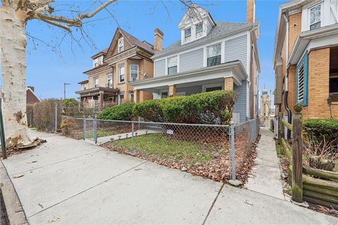 Photo of 405 E 11th Ave, Homestead, PA 15120 (MLS # 1746464)