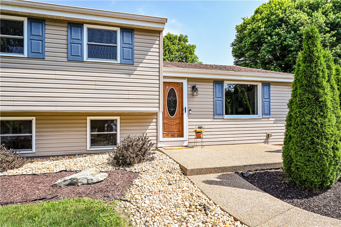 Hempfield Twp, Pennsylvania 15601, United States, 3 Bedrooms Bedrooms, ,3 BathroomsBathrooms,Residential,Pending,161466