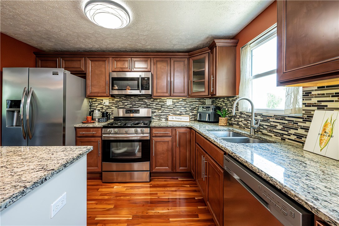 Hempfield Twp, Pennsylvania 15601, United States, 3 Bedrooms Bedrooms, ,3 BathroomsBathrooms,Residential,Pending,161466