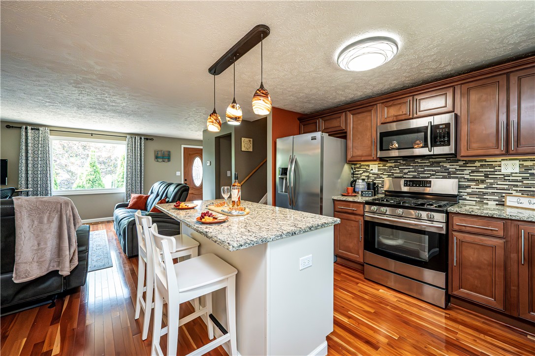 Hempfield Twp, Pennsylvania 15601, United States, 3 Bedrooms Bedrooms, ,3 BathroomsBathrooms,Residential,Pending,161466