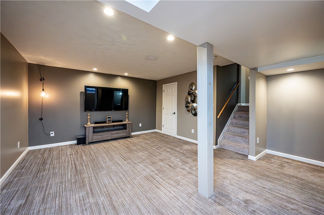 Hempfield Twp, Pennsylvania 15601, United States, 3 Bedrooms Bedrooms, ,3 BathroomsBathrooms,Residential,Pending,161466