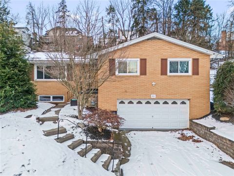 Photo of 651 Alpine Dr, Canonsburg, PA 15317 (MLS # 1737830)