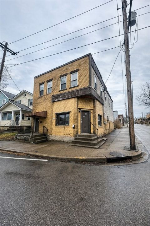 Photo of 1900 Kenneth Ave, New Kensington, PA 15068 (MLS # 1737797)