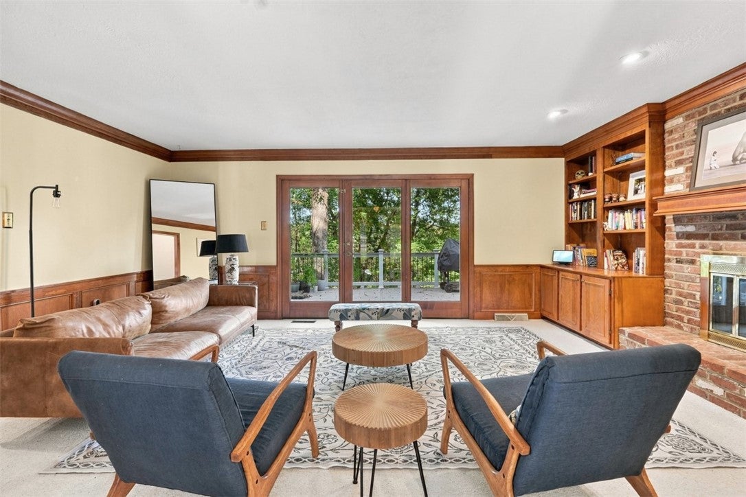2525 Lindenwood Dr