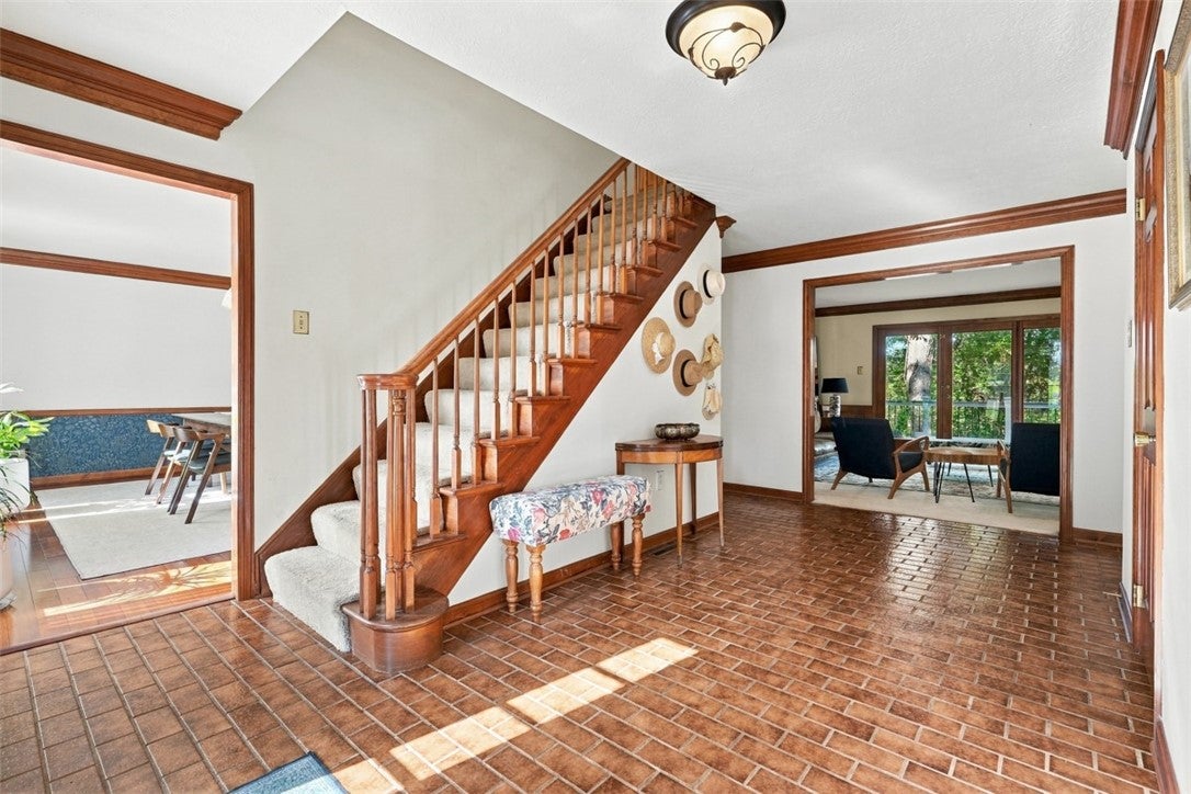 2525 Lindenwood Dr