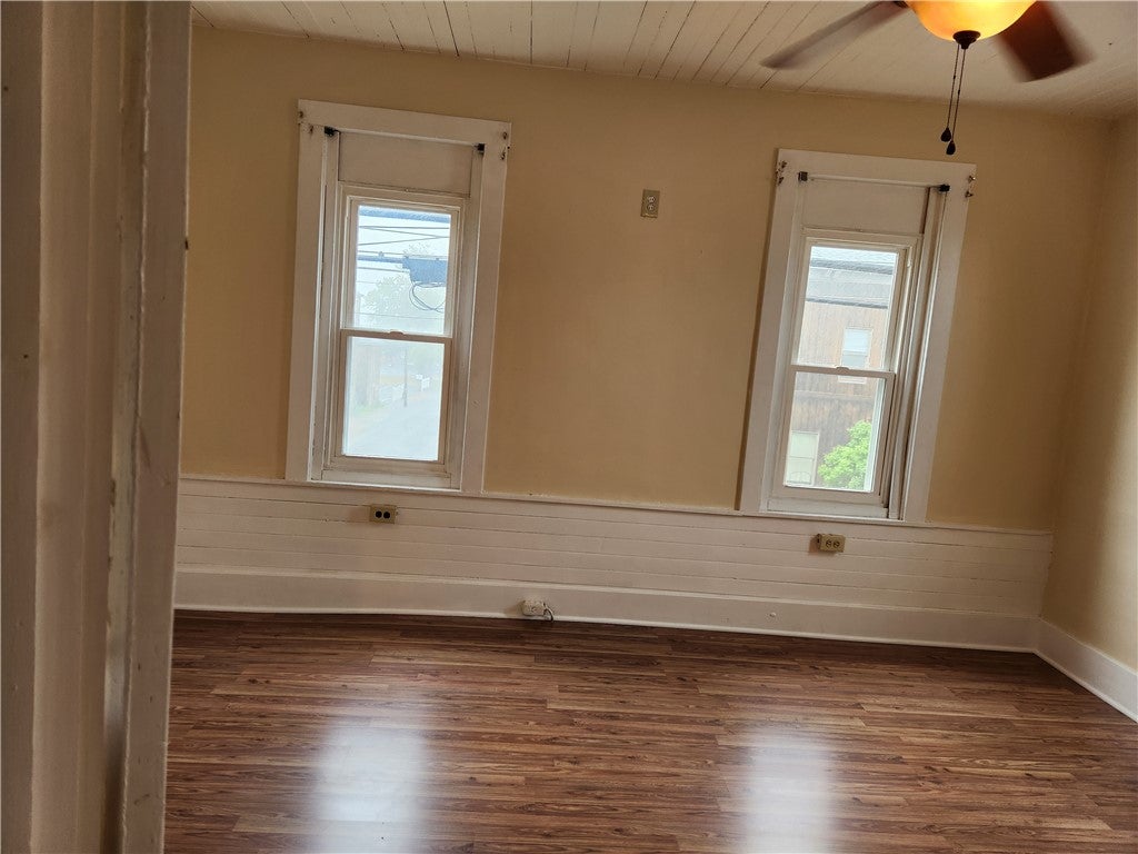 309 W Main St