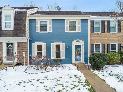 Photo of 206 Falls Village Rd, Pittsburgh, PA 15239 (MLS # 1736162)