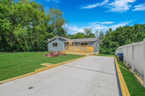 228 Kuehn Dr