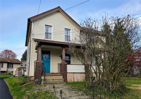 Photo of 1005 Griswold St, Sharon, PA 16146 (MLS # 1732869)
