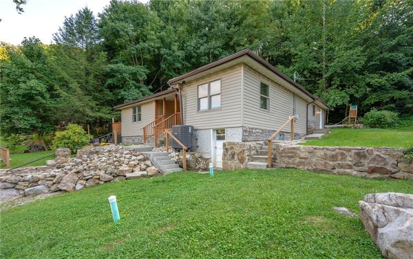 1571 DARLINGTON RD, LIGONIER, PA 15658 - Image 38bd8ea99ed1b3df698efa32d2e37735/3856933165