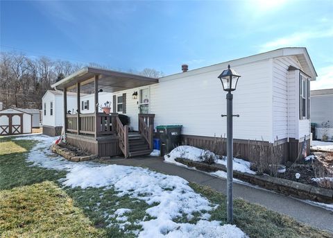 Photo of 76 Hidden Valley Dr, Finleyville, PA 15332 (MLS # 1740298)