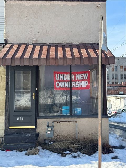 211 S 3rd St Jeannette PA 15644