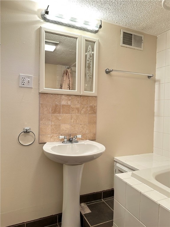 Moon/Crescent Twp, Pennsylvania 15108, United States, 4 Bedrooms Bedrooms, ,3 BathroomsBathrooms,Residential,Active,211704