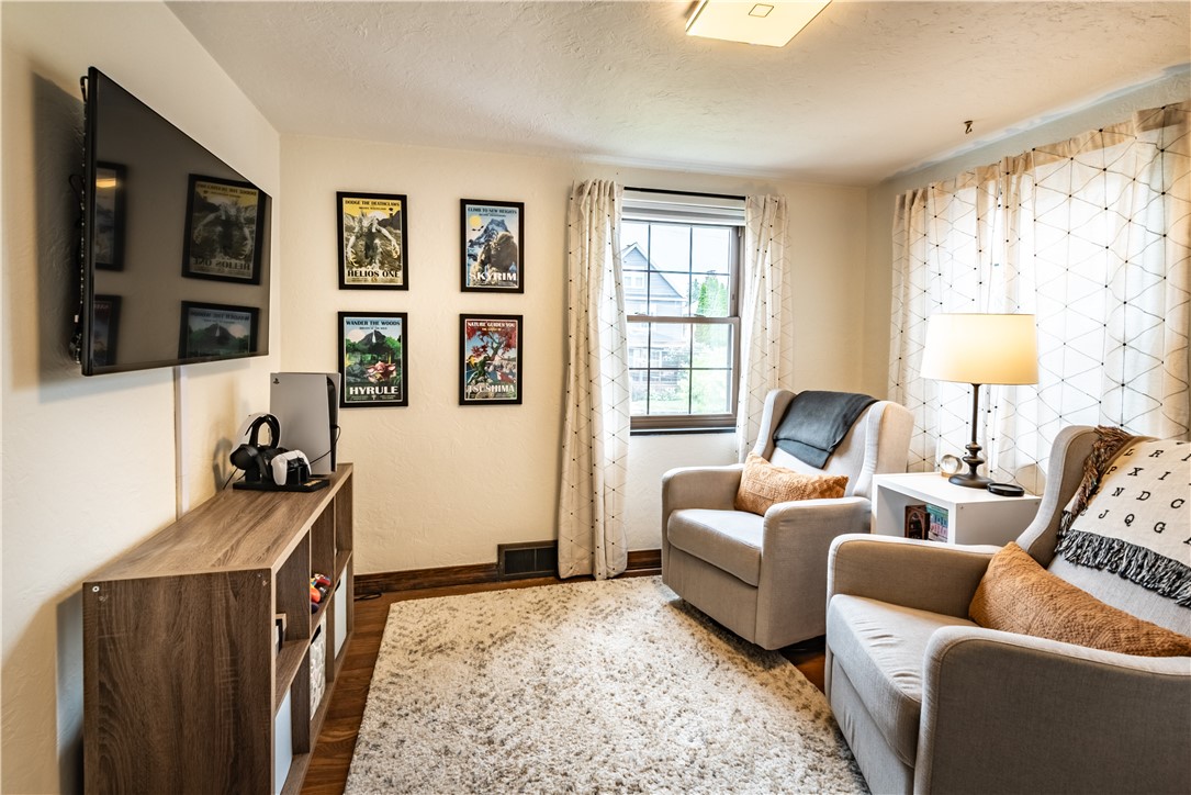 City Of But SE, Pennsylvania 16001, United States, 3 Bedrooms Bedrooms, ,2 BathroomsBathrooms,Residential,Contingent,173880