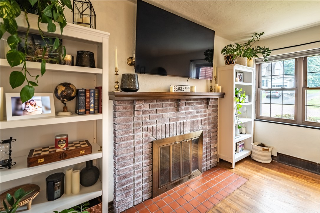 City Of But SE, Pennsylvania 16001, United States, 3 Bedrooms Bedrooms, ,2 BathroomsBathrooms,Residential,Contingent,173880