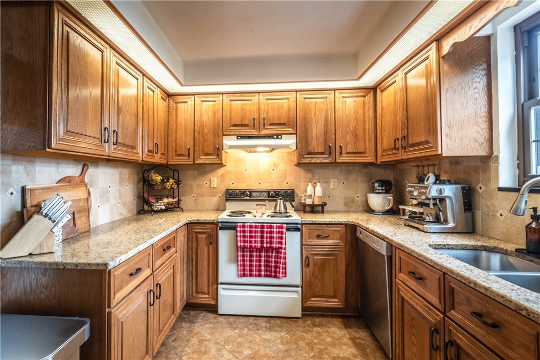 City Of But SE, Pennsylvania 16001, United States, 3 Bedrooms Bedrooms, ,2 BathroomsBathrooms,Residential,Contingent,173880