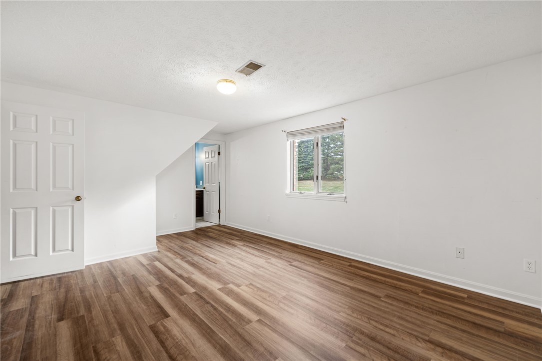 North Strabane, Pennsylvania 15317, United States, 2 Bedrooms Bedrooms, ,2 BathroomsBathrooms,Residential,Contingent,35852