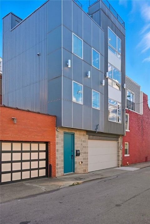 Photo of 1802 Harcum Way, Pittsburgh, PA 15203 (MLS # 1724659)