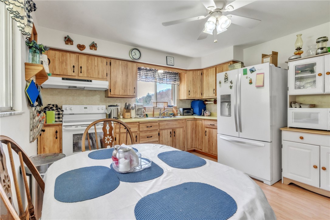 McCandless, Pennsylvania 15090, United States, 3 Bedrooms Bedrooms, ,2 BathroomsBathrooms,Residential,Active,109893