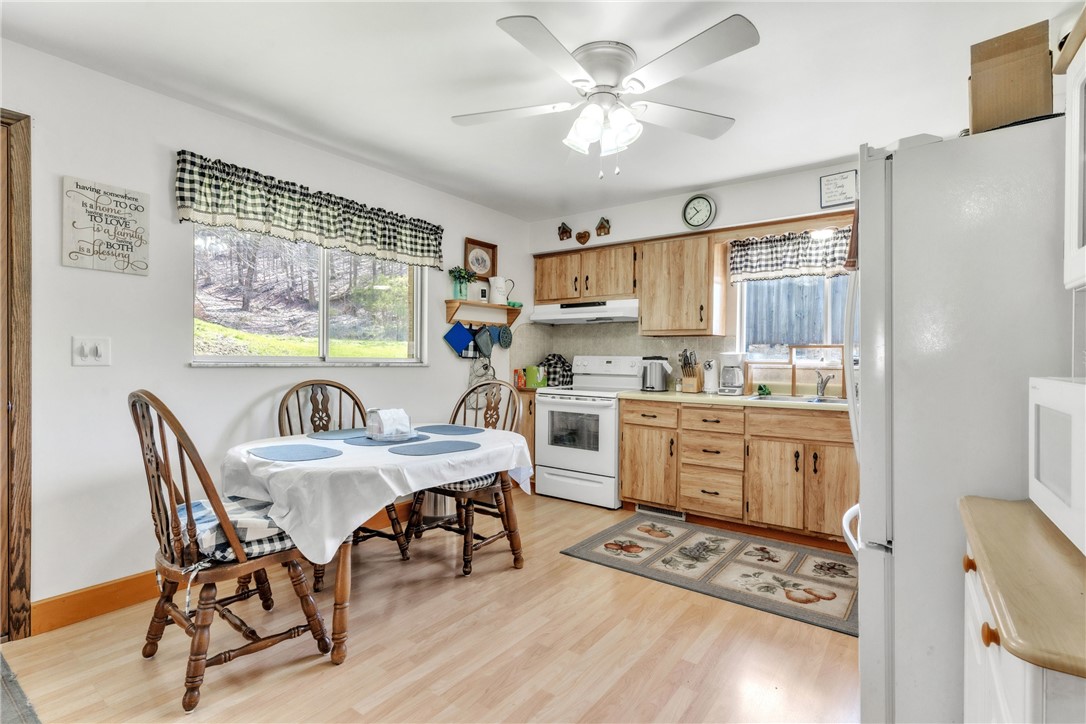 McCandless, Pennsylvania 15090, United States, 3 Bedrooms Bedrooms, ,2 BathroomsBathrooms,Residential,Active,109893