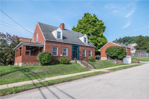 Homes For Sale - 302 Edgewood Avenue Ave<br/> Trafford, PA 15085