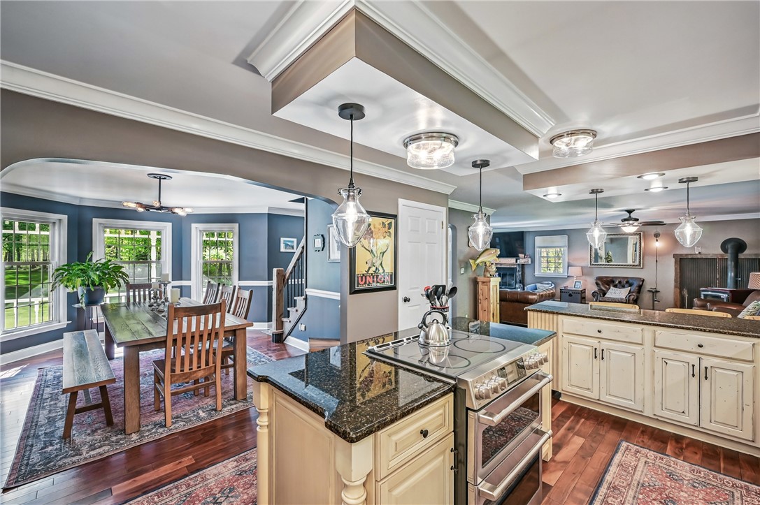 Conneaut Lake - Cra, Pennsylvania 16316, United States, 4 Bedrooms Bedrooms, ,4 BathroomsBathrooms,Residential,Contingent,128363