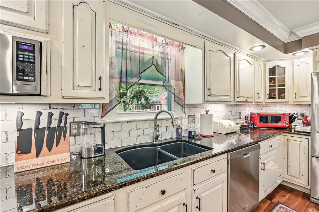 Conneaut Lake - Cra, Pennsylvania 16316, United States, 4 Bedrooms Bedrooms, ,4 BathroomsBathrooms,Residential,Contingent,128363