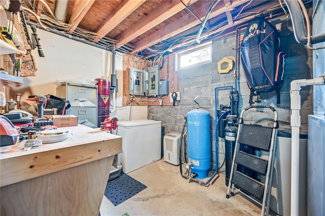 Conneaut Lake - Cra, Pennsylvania 16316, United States, 4 Bedrooms Bedrooms, ,4 BathroomsBathrooms,Residential,Contingent,128363