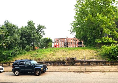 Photo of 1422 Liverpool St, Pittsburgh, PA 15233 (MLS # 1745646)