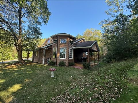 Photo of 181 View St, Indiana, PA 15701 (MLS # 1724093)
