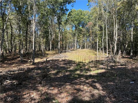 Photo of 121 Helga Dr, West Sunbury, PA 16061 (MLS # 1749779)