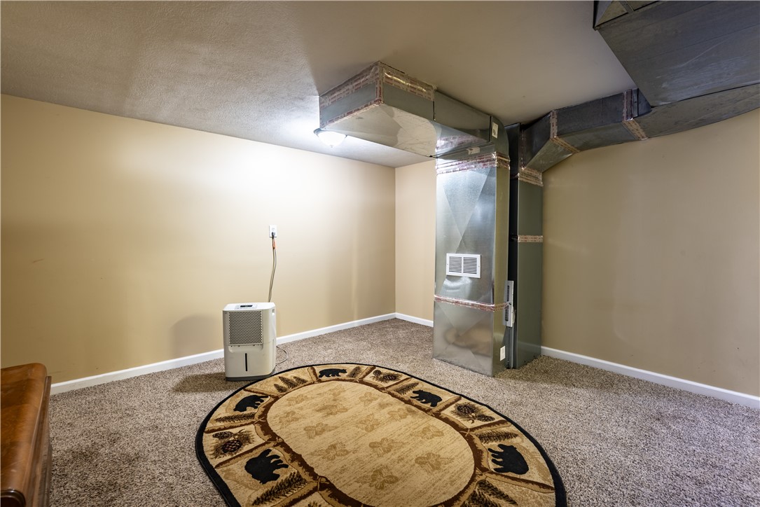 Clay Twp, Pennsylvania 16061, United States, 4 Bedrooms Bedrooms, ,4 BathroomsBathrooms,Residential,Active,222427