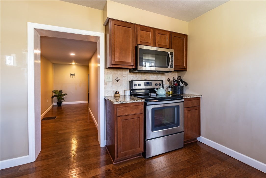 Clay Twp, Pennsylvania 16061, United States, 4 Bedrooms Bedrooms, ,4 BathroomsBathrooms,Residential,Active,222427