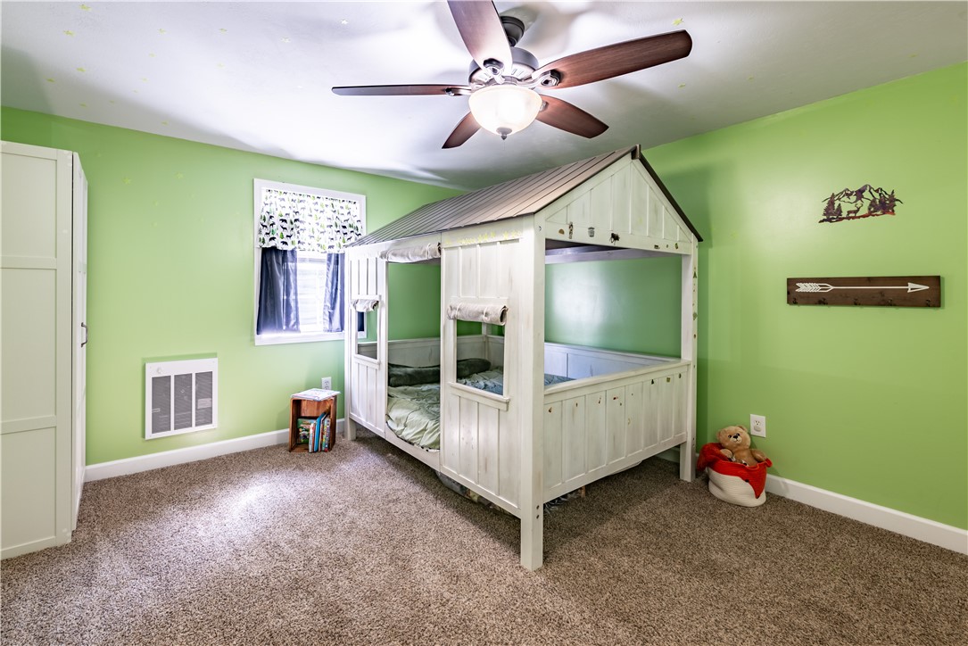 Clay Twp, Pennsylvania 16061, United States, 4 Bedrooms Bedrooms, ,4 BathroomsBathrooms,Residential,Active,222427