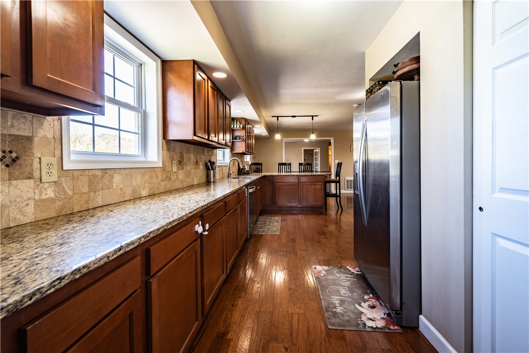 Clay Twp, Pennsylvania 16061, United States, 4 Bedrooms Bedrooms, ,4 BathroomsBathrooms,Residential,Active,222427