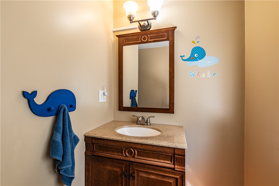 Clay Twp, Pennsylvania 16061, United States, 4 Bedrooms Bedrooms, ,4 BathroomsBathrooms,Residential,Active,222427