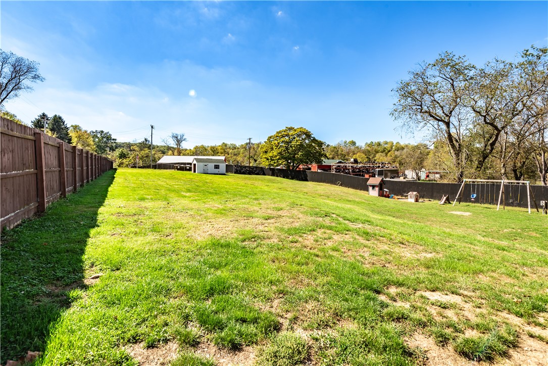 Clay Twp, Pennsylvania 16061, United States, 4 Bedrooms Bedrooms, ,4 BathroomsBathrooms,Residential,Active,222427