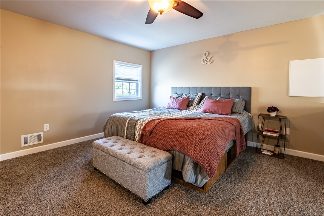 Clay Twp, Pennsylvania 16061, United States, 4 Bedrooms Bedrooms, ,4 BathroomsBathrooms,Residential,Active,222427