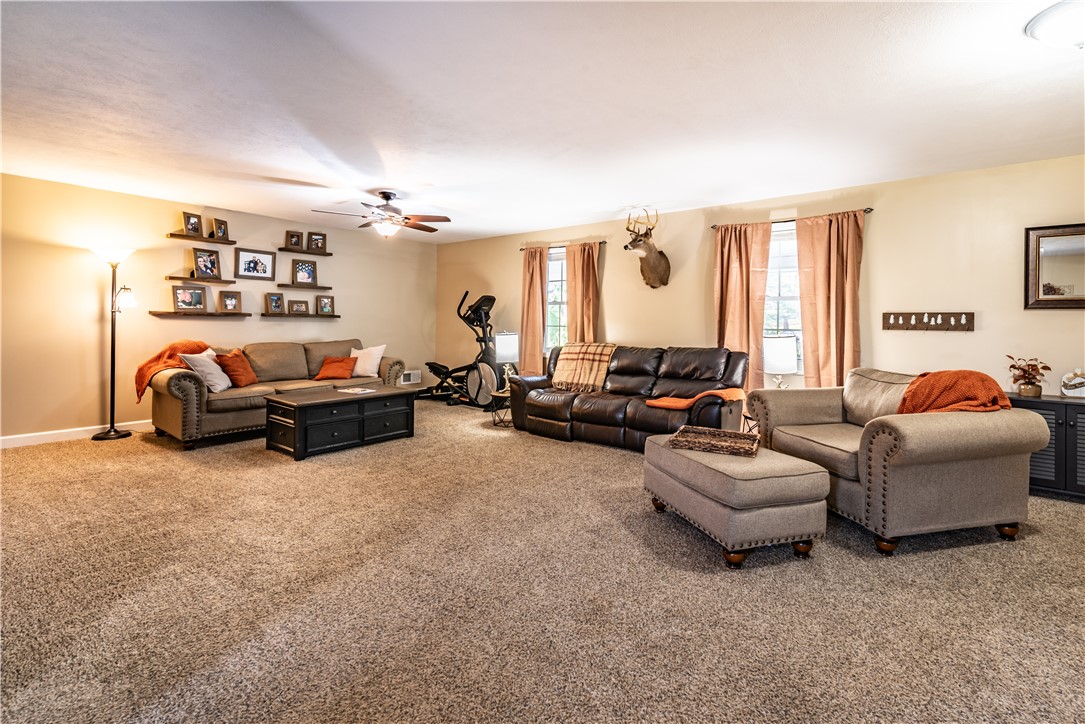 Clay Twp, Pennsylvania 16061, United States, 4 Bedrooms Bedrooms, ,4 BathroomsBathrooms,Residential,Active,222427