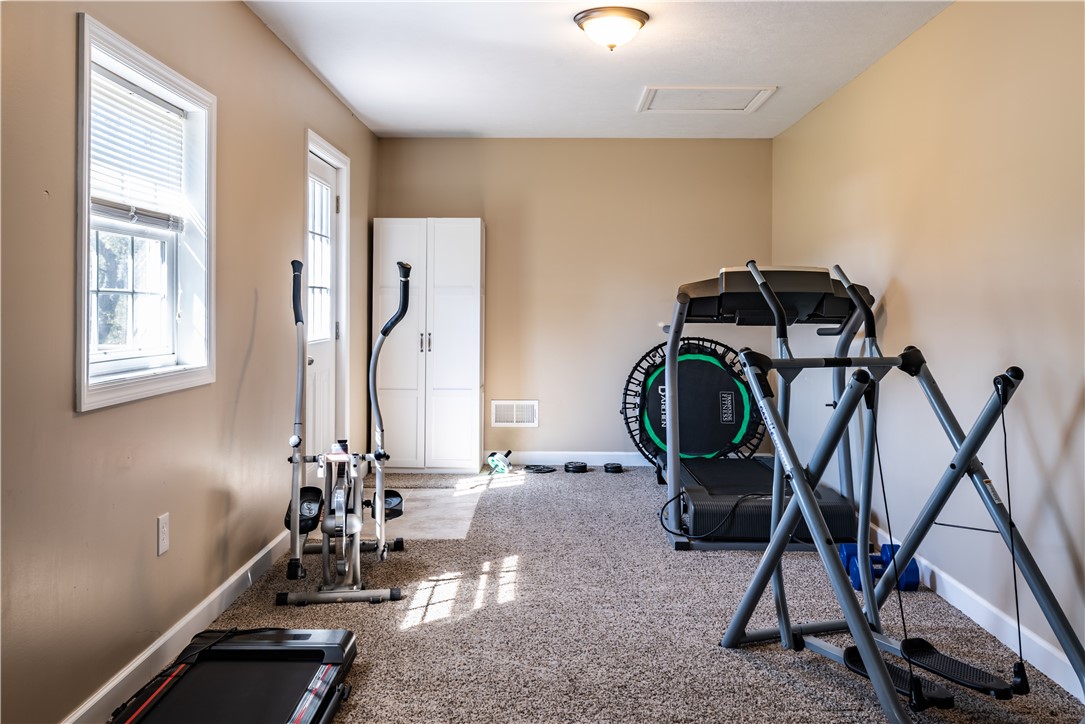 Clay Twp, Pennsylvania 16061, United States, 4 Bedrooms Bedrooms, ,4 BathroomsBathrooms,Residential,Active,222427