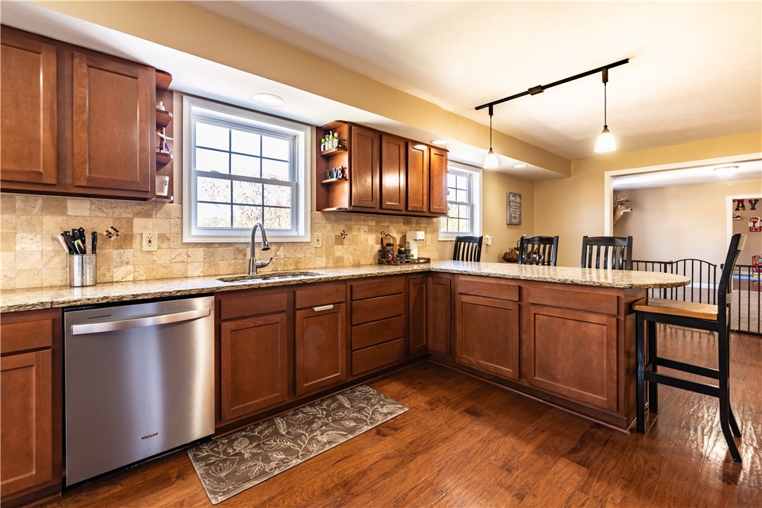 Clay Twp, Pennsylvania 16061, United States, 4 Bedrooms Bedrooms, ,4 BathroomsBathrooms,Residential,Active,222427