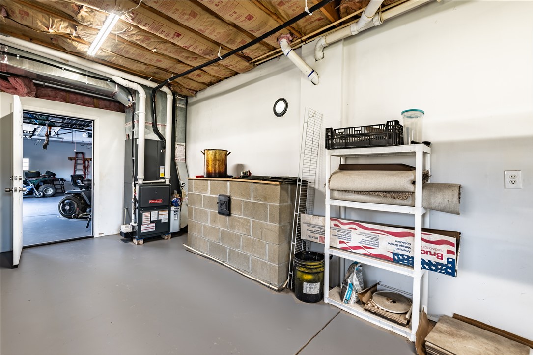 Clay Twp, Pennsylvania 16061, United States, 4 Bedrooms Bedrooms, ,4 BathroomsBathrooms,Residential,Active,222427