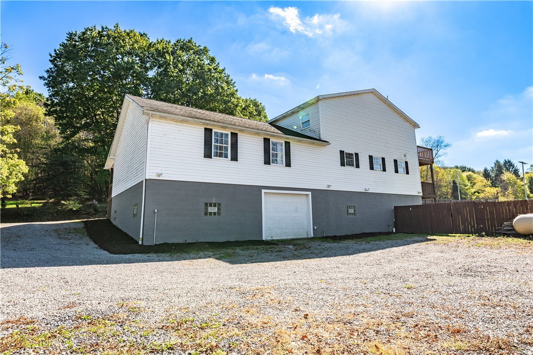 Clay Twp, Pennsylvania 16061, United States, 4 Bedrooms Bedrooms, ,4 BathroomsBathrooms,Residential,Active,222427