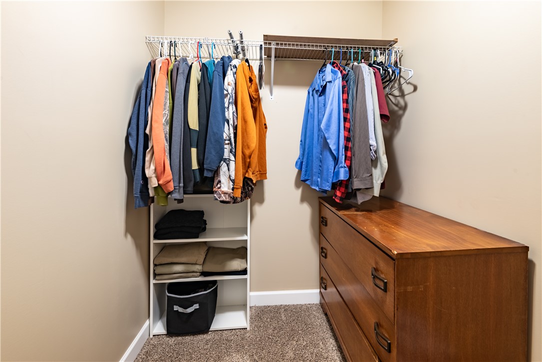 Clay Twp, Pennsylvania 16061, United States, 4 Bedrooms Bedrooms, ,4 BathroomsBathrooms,Residential,Active,222427