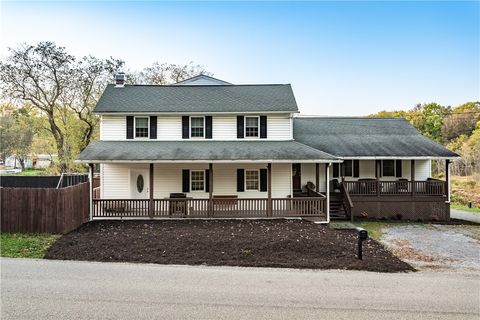 Photo of 571 Mahood Road, West Sunbury, PA 16061 (MLS # 1724124)