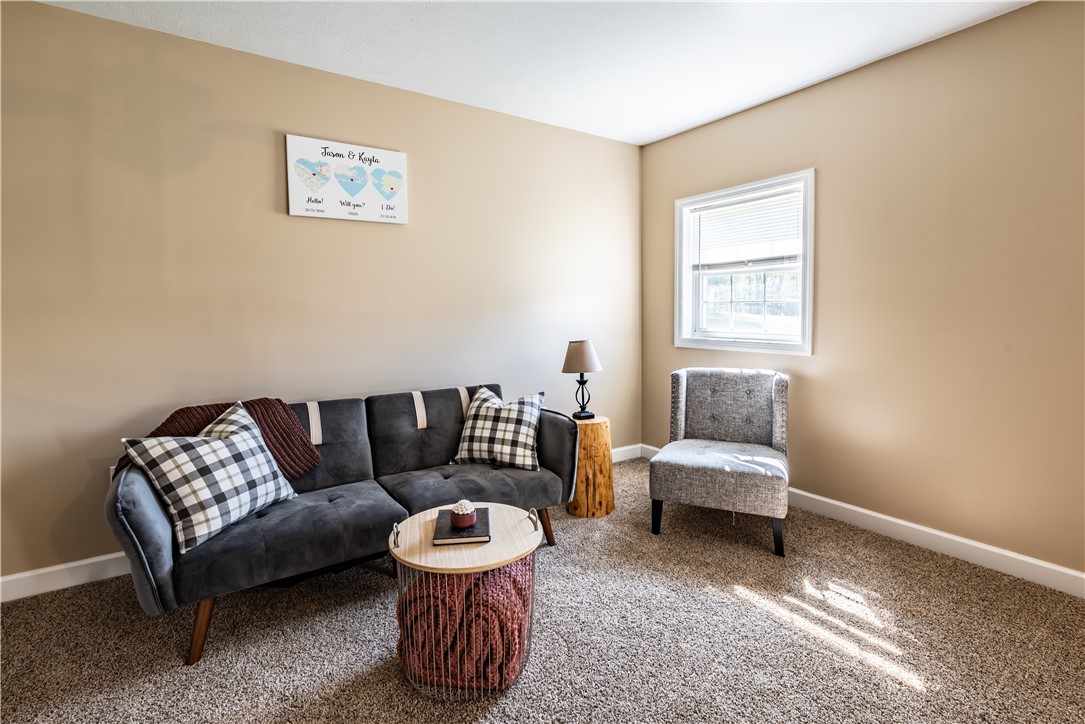 Clay Twp, Pennsylvania 16061, United States, 4 Bedrooms Bedrooms, ,4 BathroomsBathrooms,Residential,Active,222427